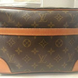 Louis Vuitton Trocedaro Purse